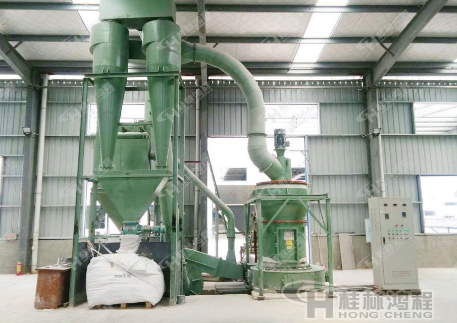 桂林鴻程雜鹵石雷蒙磨粉機，雜鹵石磨機，雜鹵石磨粉機-HC系列縱擺式磨粉機環(huán)保設(shè)備
