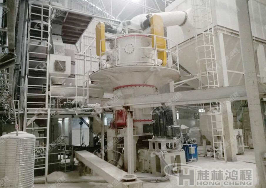 HLMX1100高純石英砂磨粉機推薦設(shè)備，桂林鴻程環(huán)保磨粉機，HLMX超細立式磨粉機
