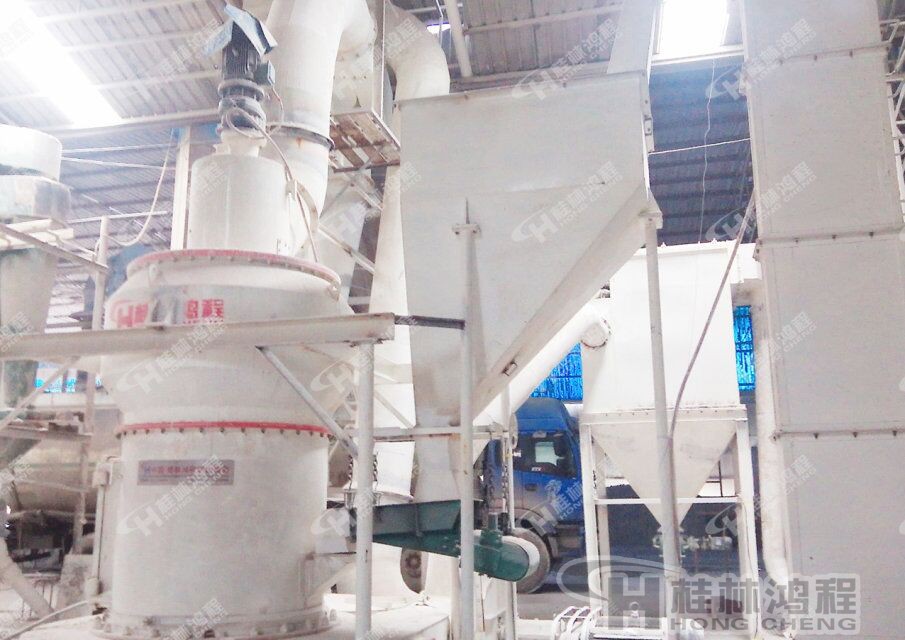 HC1300，325目錳礦石磨粉設(shè)備，錳礦石雷蒙磨粉機配置方案