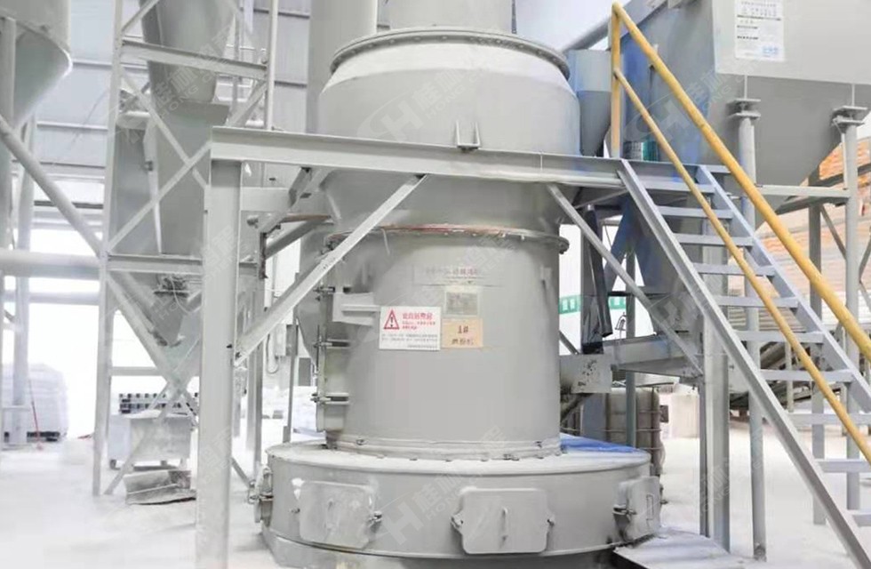 四川某市HC1500擺式磨粉機生產(chǎn)線投產(chǎn)：白云石粉325目，時產(chǎn)6噸